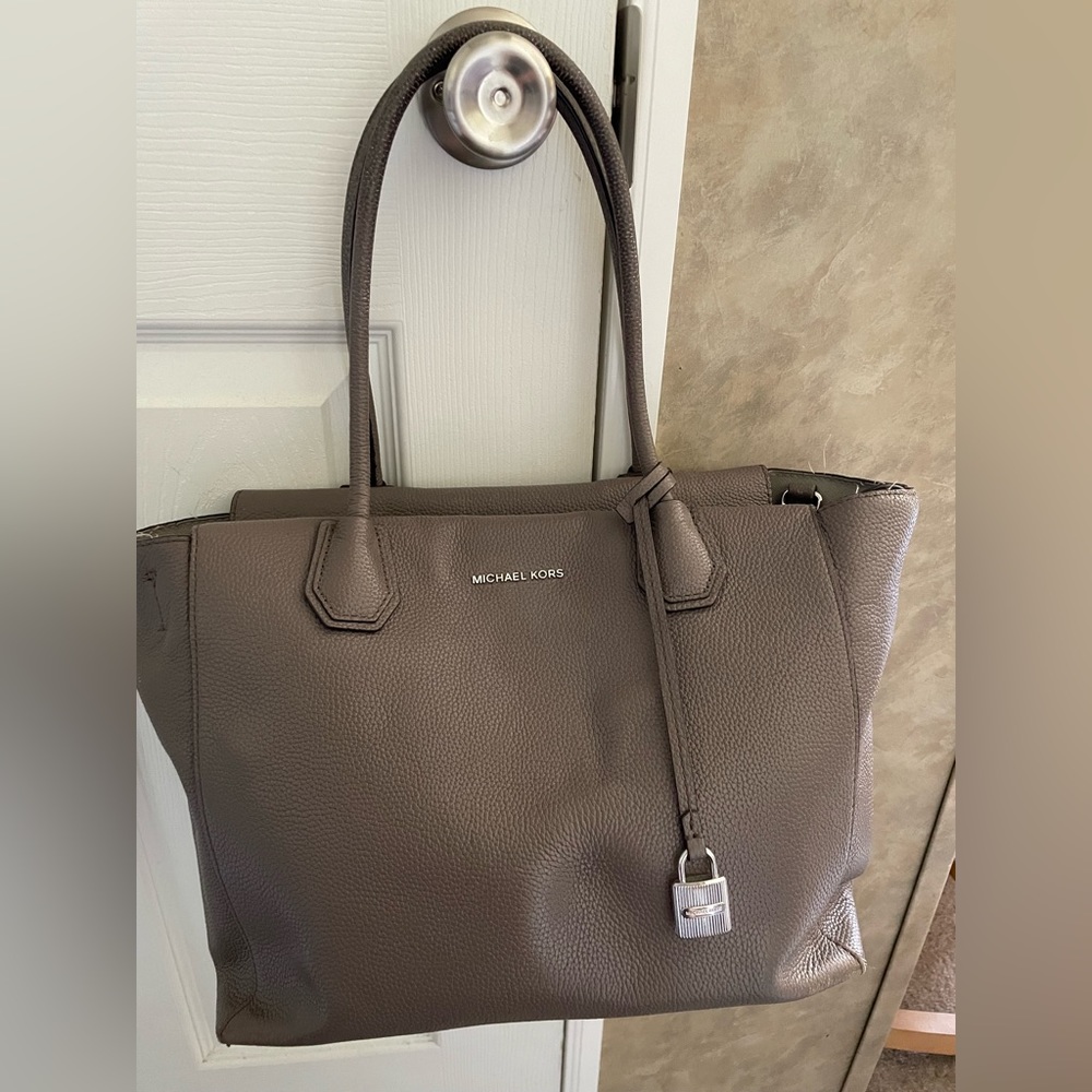 Michael Kors Gray purse (gently used)